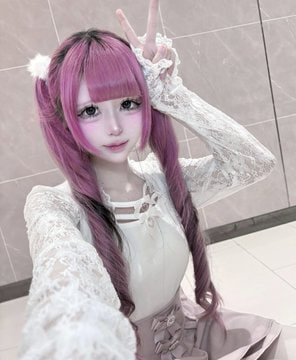 高身長とGカップの豊満ボディ、まさに大人の色気。