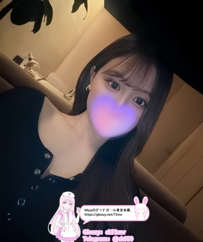 目と目を合わせるたび、少しずつ距離が縮まっていく。今夜は、気にせずにもっと近づいてみよう
