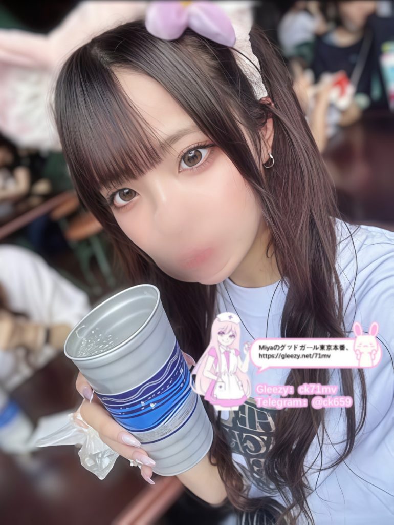 バスルームで全裸の彼女が、ひざまずいて、濡れたまつげで俺を見上げながら両手を広げて迎えてくれた。たった1秒中に入れただけで、全身がビクッとなって…これはセックスじゃない、理性の殺戮だ。