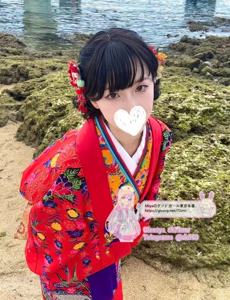 「ねぇ、キスだけで我慢できる？私、初めて会う人にもこういうこと言っちゃうんだよ？我慢できなかったら…私の唇でイかせてあげよっか？」