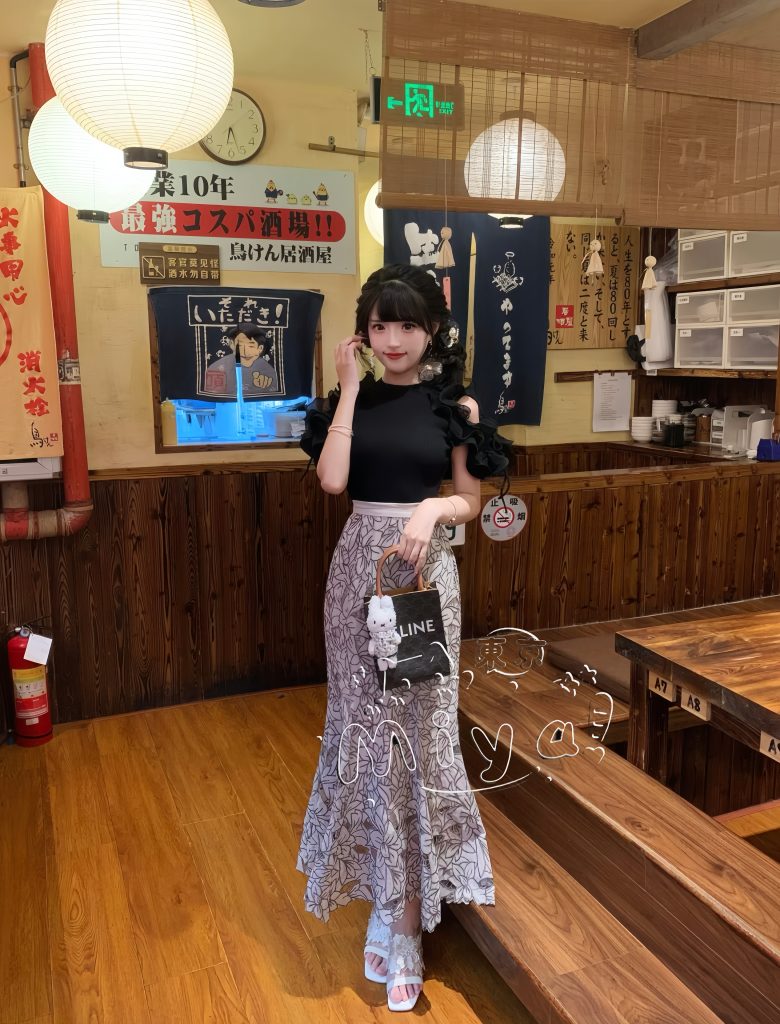 名前：Emi（えみ）年齢：25歳（結婚3年目・セックスレス）カップサイズ：Gカップ身長：160cm星座：やぎ座性格タイプ：ENFP 👆