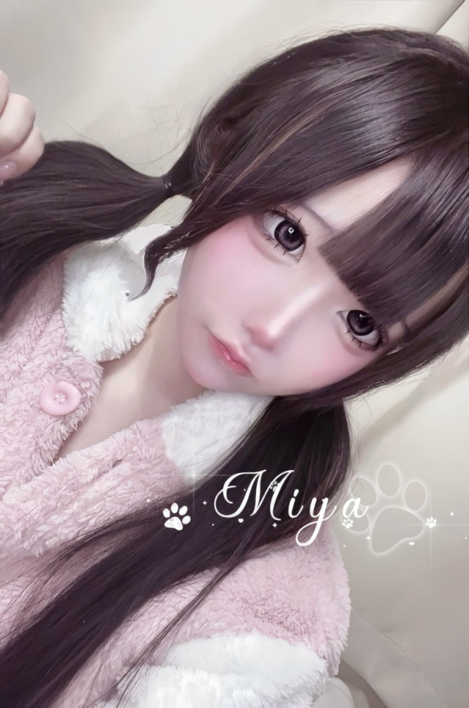 電車内で弁当を食べるのが好きで、 琴乃葉（ことのは）