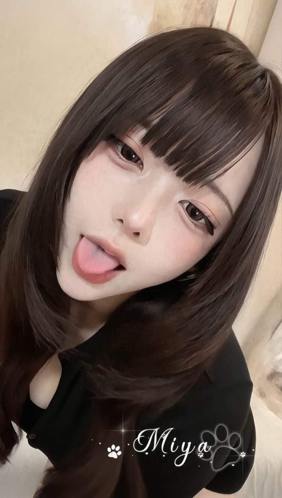 毎回の出勤では必ずメイド服を着用 #「命令される」ことを楽しんでいます