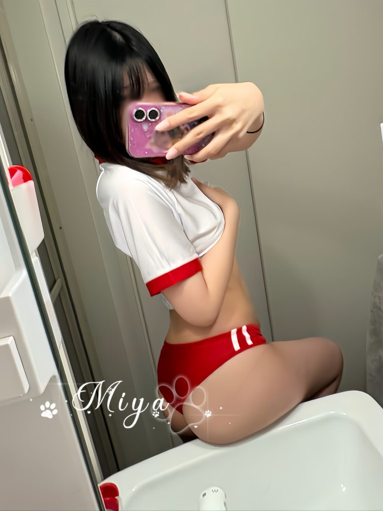 様々な体位に対応可能ボリューム満点のヒップと瑞々しい秘部