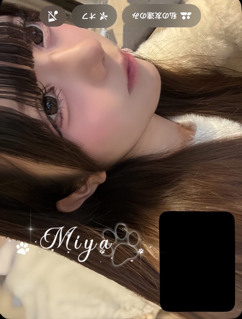 清純可憐でスタイル抜群、細身のウエストが魅力的な女性です玲（れい）