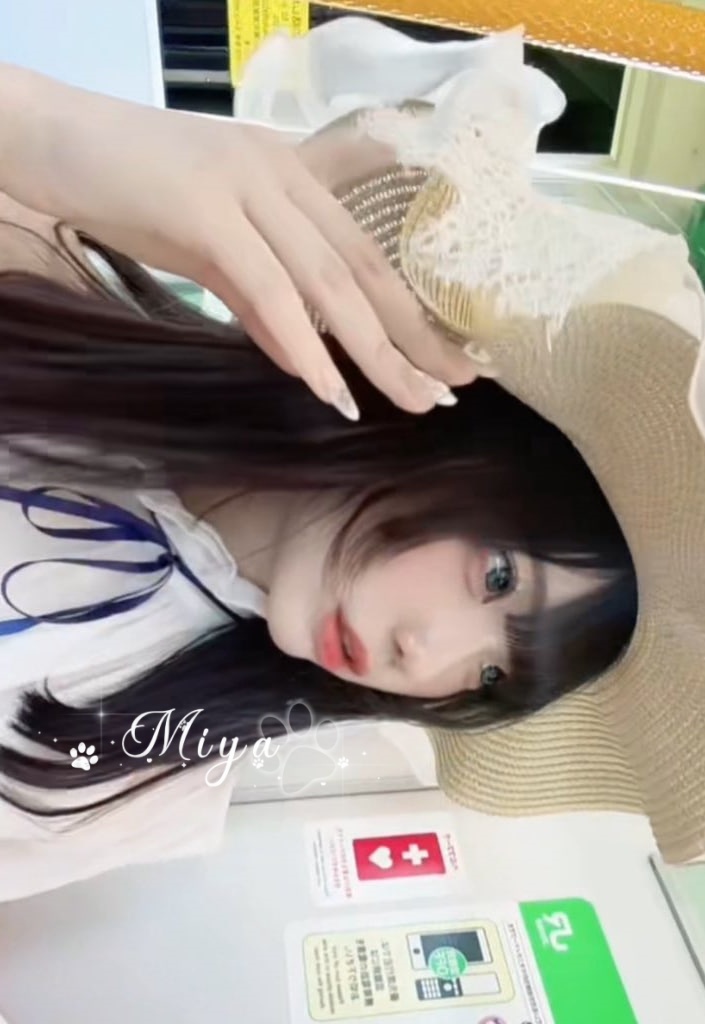 ベッドでは色っぽく、敏感で、水もしたたるような魅力 舌吻、氷と火のプレイ、マッサージ、生フェラ、69、クンニ可能