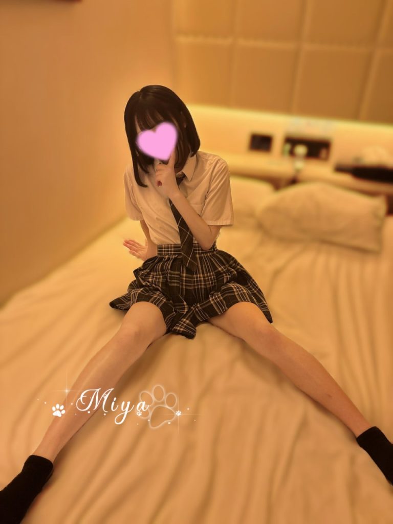 スタイル抜群で抱き心地抜群協力度高く、時間に正確、喫煙せず、タトゥーなしベッドでの実力は素晴らしく、お客様からの評価も非常に高いです