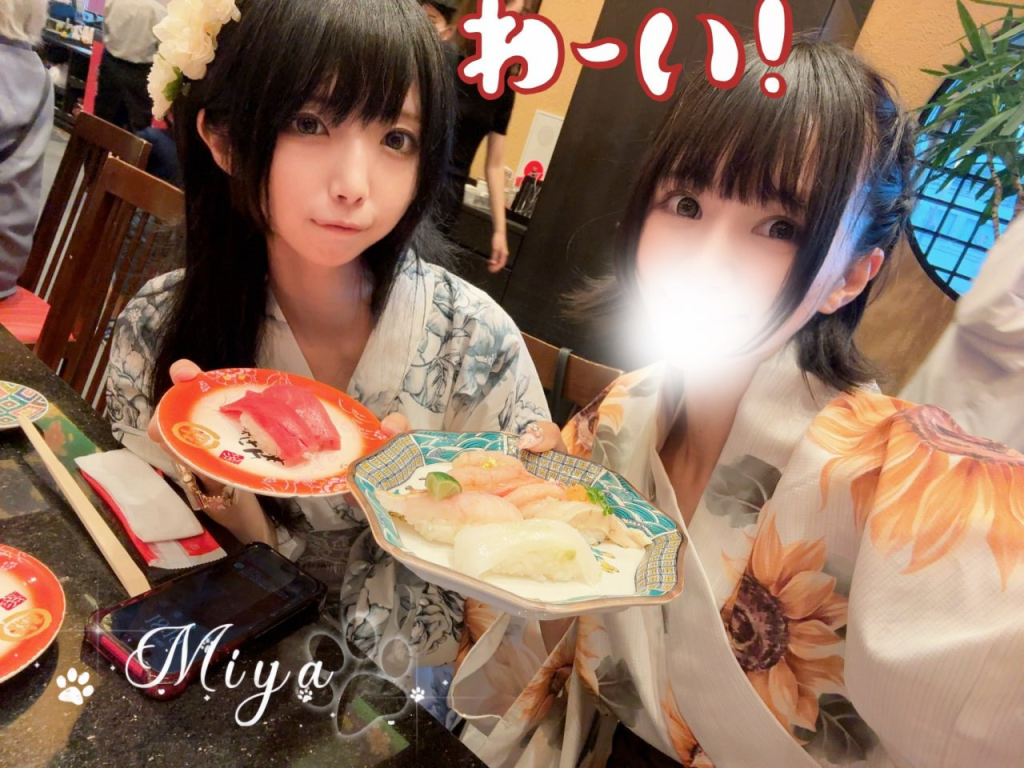 見た目はおとなしそうですが、プライベートではかなり大胆で、女友達とよく3Pをしています。皆さんもぜひ挑戦してみてください。以前、彼氏とカラオケでエッチした経験があり、