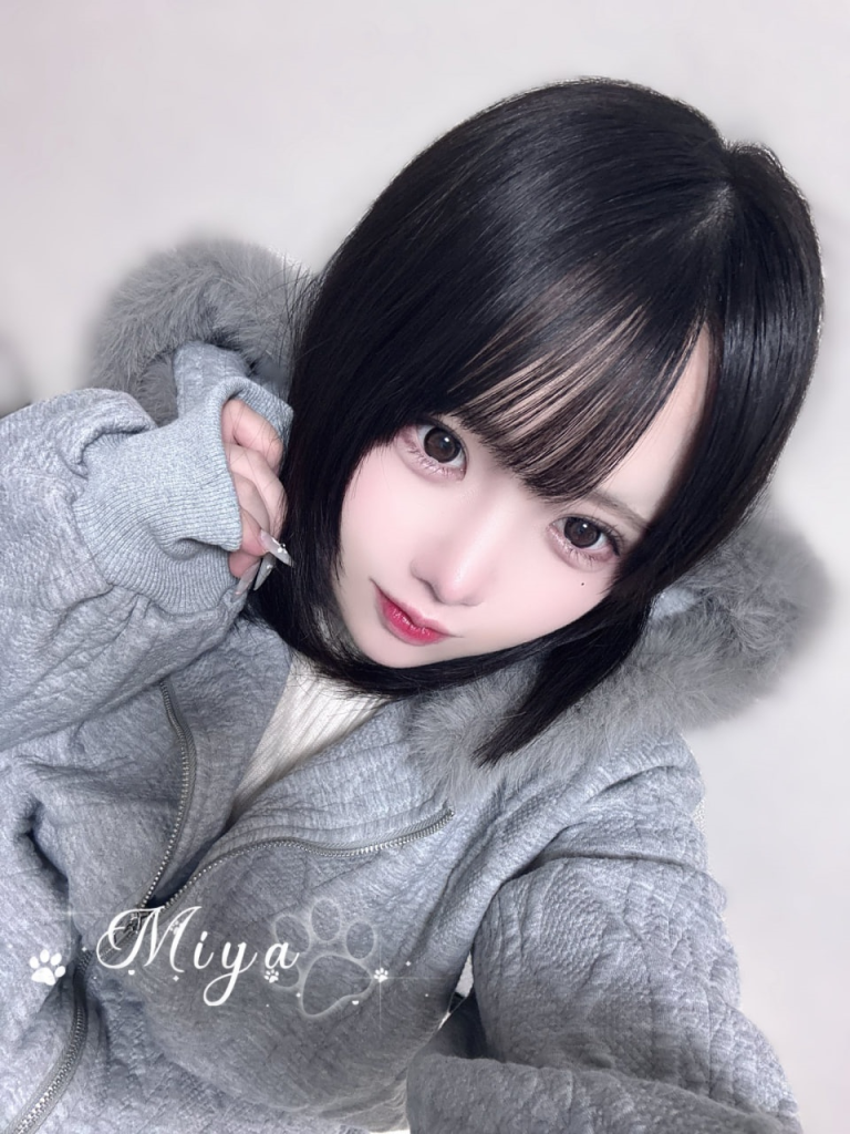 可愛らしい顔立ちと爽やかな雰囲気 しかし悪魔のようなボディを隠し持つディープキスが大好きで、まさに小悪魔タイプ每一瞬を驚きと誘惑で満たしてくれる