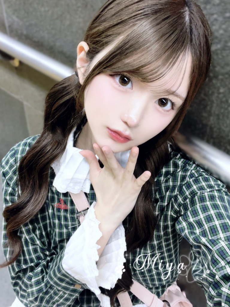 清楚系からセクシー系まで、女友のような雰囲気で互动抜群プレイの幅が広く、常識範囲内なら何でも対応可能触る、クンニ、69、ディープキス、ディープスロート