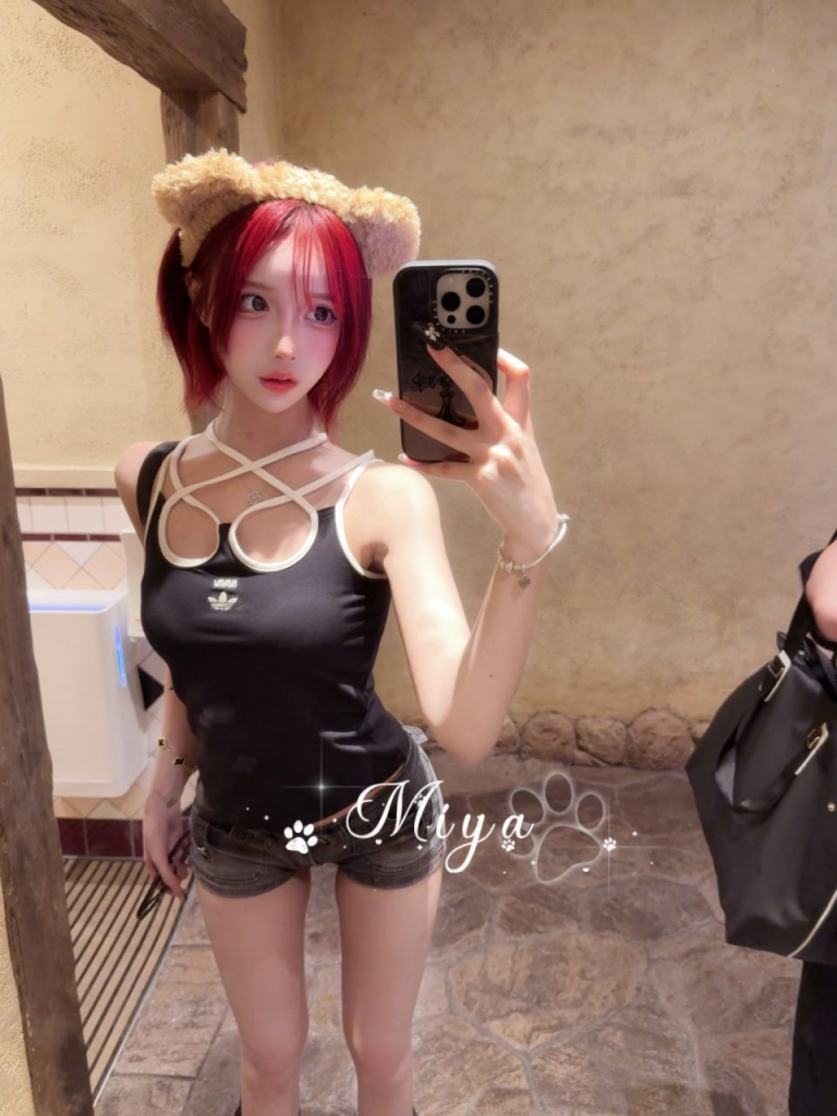 若いセクシータイプで大胆、積極的に騎乗位を楽しむのが好き。濡れるのを恐れず、触られたり舐められたりするのが大好きで、身体の感度が高め。協力度が高く、インタラクティブで人懐っこく、退屈させない