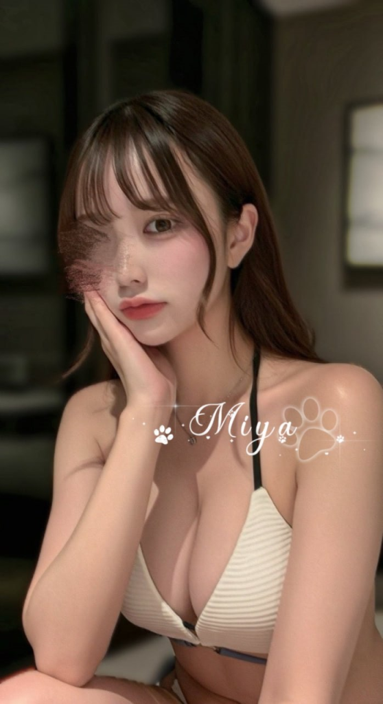 優しくてセクシー、自然な親密さでコミュニケーションが取りやすい巨乳でピンク色、小穴は締まりが良く濡れやすい無防備なフェラ、玉舐め、ディープスロート、バックが特に気持ちいい