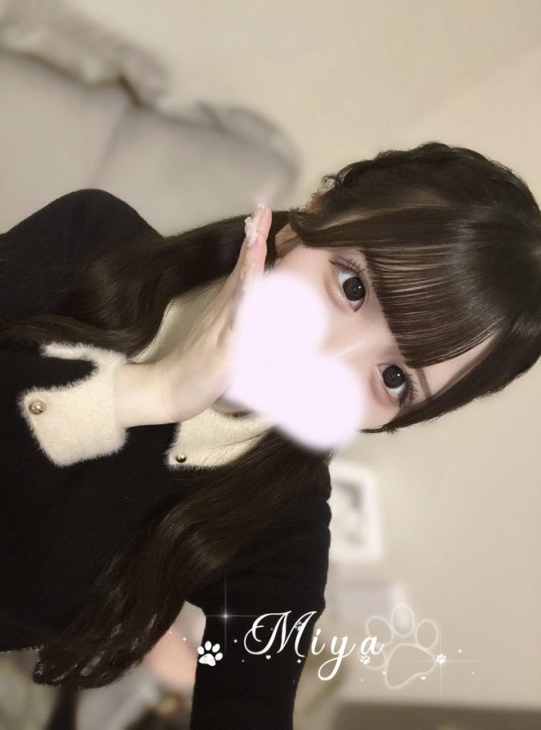 童顔巨乳 長い脚に細いウエスト フィットネス好き超絶吸引力 含むのも舐めるのも得意  最初は少し恥ずかしがり屋ですが、ベッドでは完全に自分をコントロールできなくなります愛することが大好きなかわいい妹系女子です