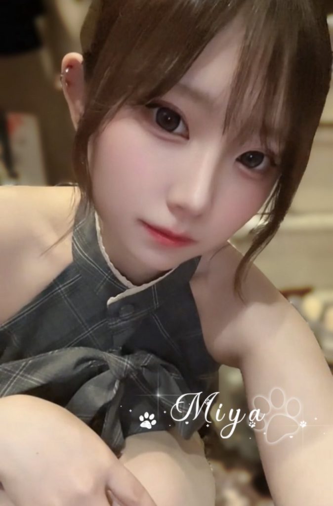 セクシーな小野猫、魅惑の妖精、誘う瞳色白の肌、丸みをおびた形の良いバスト、惹きつける鎖骨会話がとてもリラックスでき、距離感を感じさせない