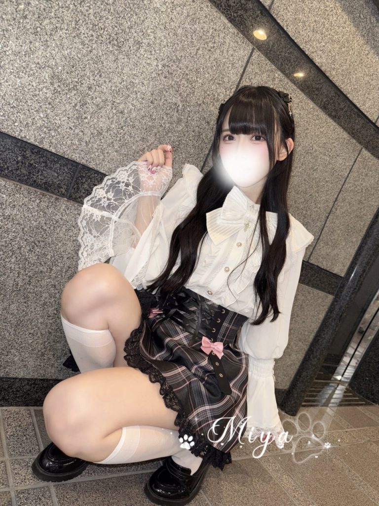 隣家の女の子はセクシーで、よく深夜に濡れています。恋人がいるかのように優しく、積極的に話しかけてきて、会話が盛り上がります。