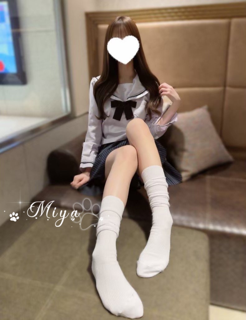 海藻のようなロングヘア＋水光肌＋致命的なウエストライン、横たわっている姿はポスターのよう水遊びが好き、69が好き、バスタブでするのが好き舌技は波のように絡みつき、大海に飲み込まれるような感覚を味わえます