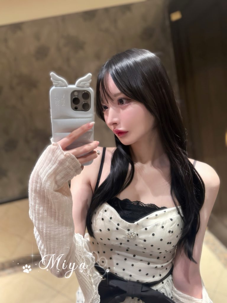 普段はいつもゆったりとしたニットとロングスカートを着ている