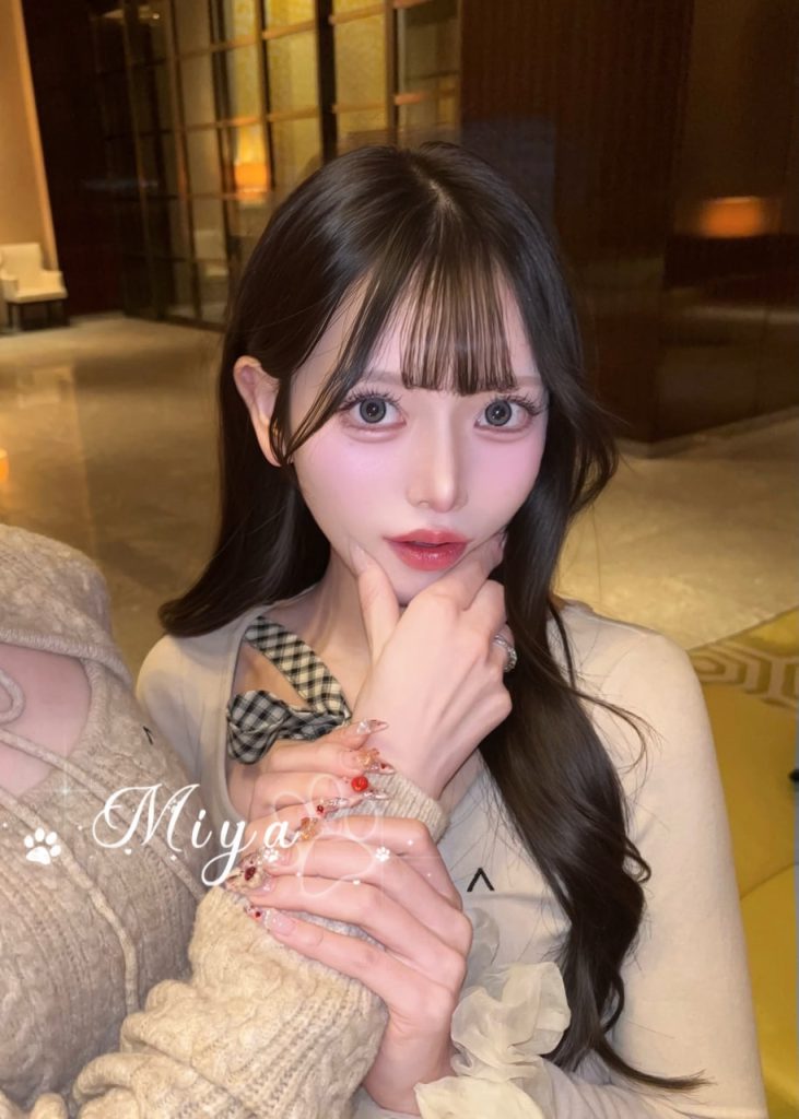 冷たい小悪魔、ベッドの上ではとても誘惑的KTVの個室で息もつけないほど遊ぶのが好き