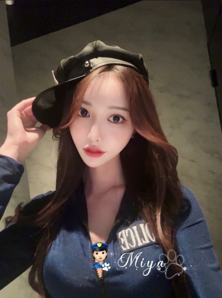 セクシーなお姉さん、ベッドの上でめっちゃ喘ぐよ前に海辺の民宿のバルコニーで抱き上げられてしたことがある