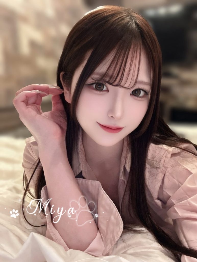 一突きしたら必死に吸いついて離さない 亀頭が痺れるほど締め付けてくる